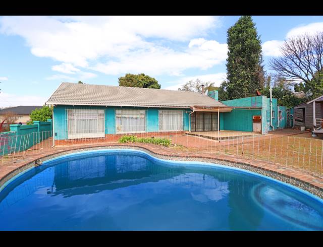 3 BEDROOM HOUSE FOR SALE IN KEW